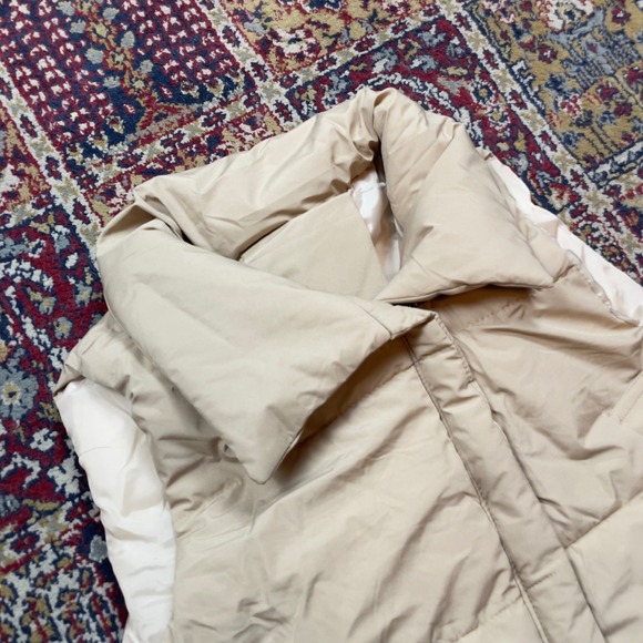 Lululemon Angled‎ Full Zip Puffer Vest Beige Sleeveless Collar lined - Picture 3 of 9